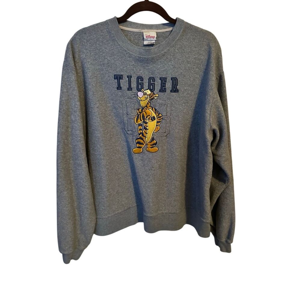 🐯 Disney Store Tigger Embroidered Crewneck Sweatshirt – Gray Size Large